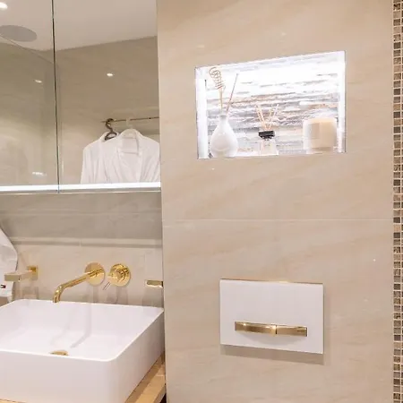 Sunset Home, De Luxe Front De