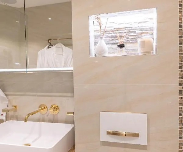 Sunset Home, De Luxe Front De