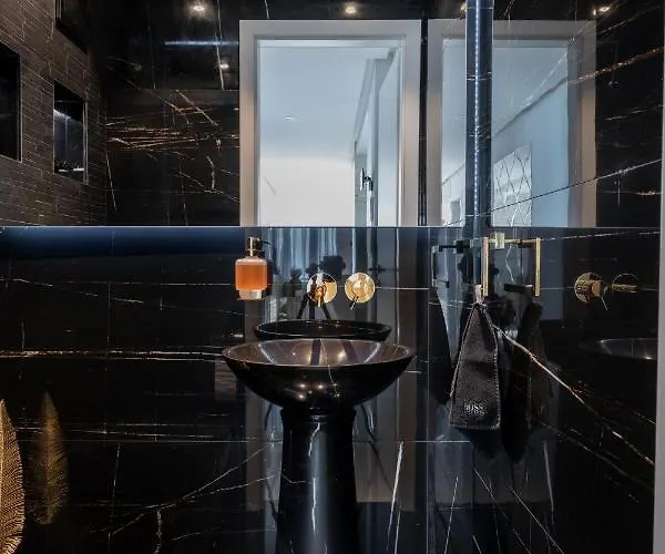 Sunset Home, De Luxe Front De *